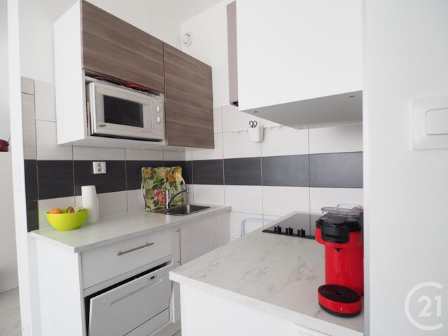Afficher la photo en grand Appartement à louer - 2 pièces - 33.0 m2 - LA GRANDE MOTTE - 34 - LANGUEDOC-ROUSSILLON - Century 21 Rouvière Immobilier