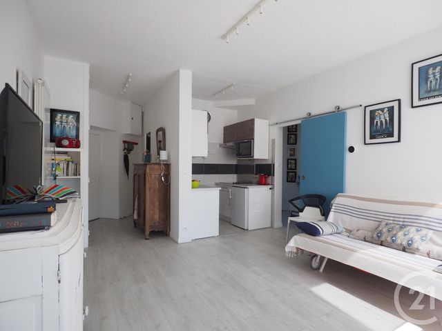 Afficher la photo en grand Appartement à louer - 2 pièces - 33.0 m2 - LA GRANDE MOTTE - 34 - LANGUEDOC-ROUSSILLON - Century 21 Rouvière Immobilier