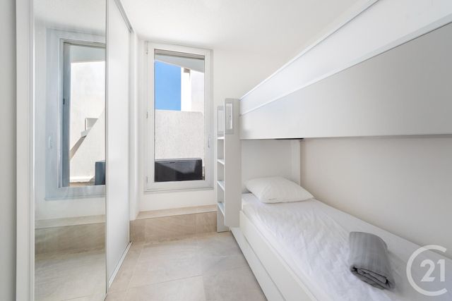 Afficher la photo en grand Appartement T4 à louer - 4 pièces - 100.0 m2 - LA GRANDE MOTTE - 34 - LANGUEDOC-ROUSSILLON - Century 21 Rouvière Immobilier