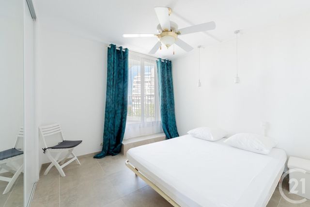 Afficher la photo en grand Appartement T4 à louer - 4 pièces - 100.0 m2 - LA GRANDE MOTTE - 34 - LANGUEDOC-ROUSSILLON - Century 21 Rouvière Immobilier