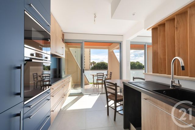 Appartement F3 à vendre - 3 pièces - 55.0 m2 - LA GRANDE MOTTE - 34 - LANGUEDOC-ROUSSILLON - Century 21 Rouvière Immobilier Appartement F3 à vendre - 3 pièces - 55.0 m2 - LA GRANDE MOTTE - 34 - LANGUEDOC-ROUSSILLON - Century 21 Rouvière Immobilier