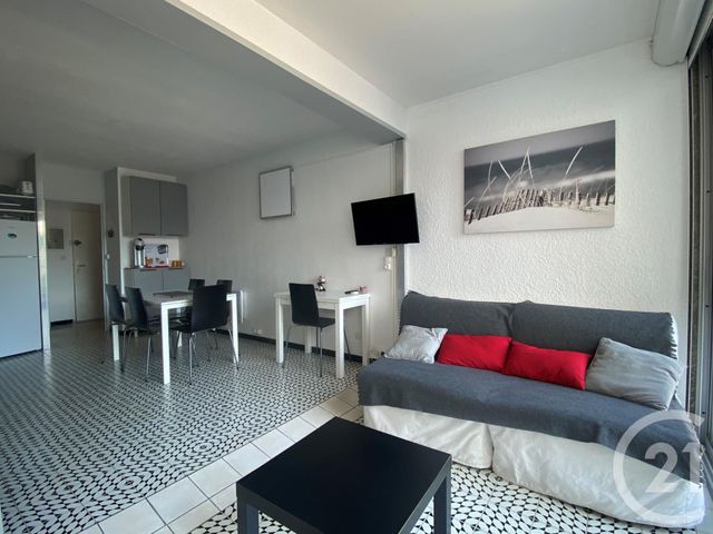 Studio Cabine à vendre - 1 pièce - 32.0 m2 - LA GRANDE MOTTE - 34 - LANGUEDOC-ROUSSILLON - Century 21 Rouvière Immobilier Studio Cabine à vendre - 1 pièce - 32.0 m2 - LA GRANDE MOTTE - 34 - LANGUEDOC-ROUSSILLON - Century 21 Rouvière Immobilier