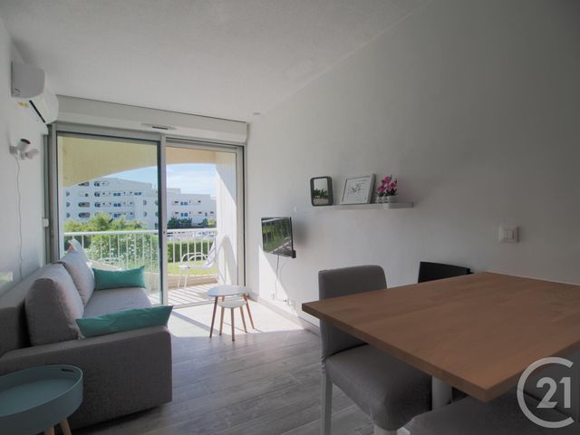 Afficher la photo en grand Studio à louer - 1 pièce - 18.0 m2 - LA GRANDE MOTTE - 34 - LANGUEDOC-ROUSSILLON - Century 21 Rouvière Immobilier