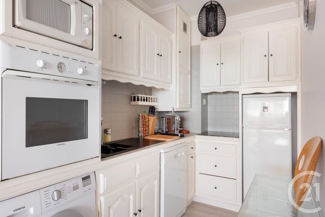 Afficher la photo en grand Appartement T2 à vendre - 2 pièces - 37.0 m2 - LA GRANDE MOTTE - 34 - LANGUEDOC-ROUSSILLON - Century 21 Rouvière Immobilier