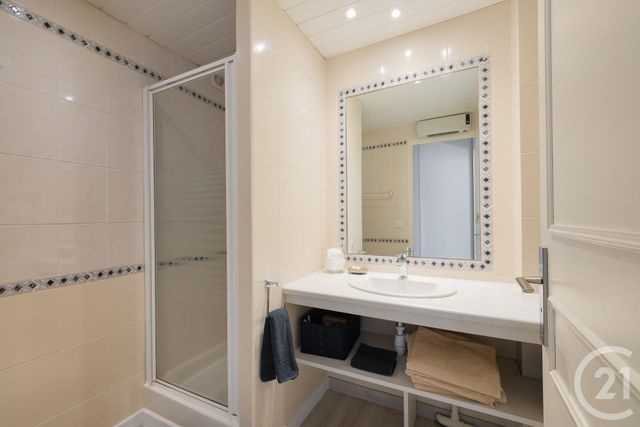 Afficher la photo en grand Appartement T2 à vendre - 2 pièces - 37.0 m2 - LA GRANDE MOTTE - 34 - LANGUEDOC-ROUSSILLON - Century 21 Rouvière Immobilier