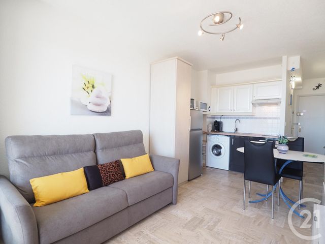 Afficher la photo en grand Studio à louer - 1 pièce - 20.0 m2 - LA GRANDE MOTTE - 34 - LANGUEDOC-ROUSSILLON - Century 21 Rouvière Immobilier