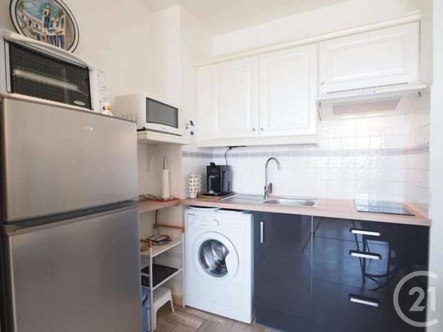 Afficher la photo en grand Studio à louer - 1 pièce - 20.0 m2 - LA GRANDE MOTTE - 34 - LANGUEDOC-ROUSSILLON - Century 21 Rouvière Immobilier