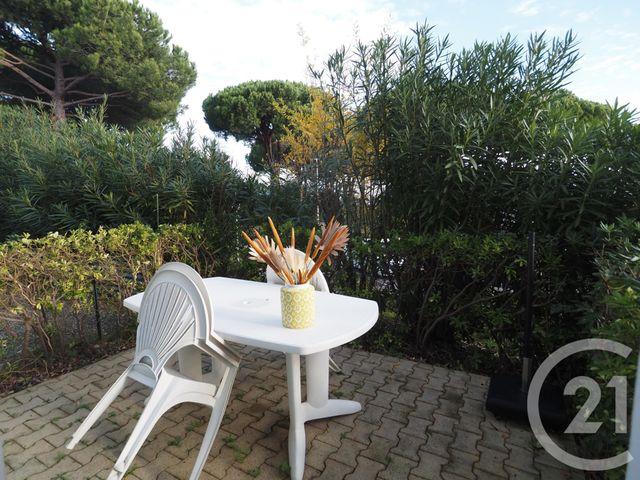 Appartement à louer - 2 pièces - 27.0 m2 - LA GRANDE MOTTE - 34 - LANGUEDOC-ROUSSILLON - Century 21 Rouvière Immobilier