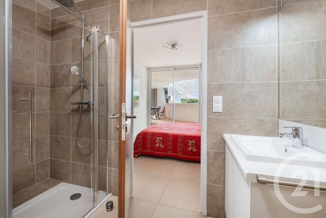 Appartement T4 à vendre - 4 pièces - 100.25 m2 - LA GRANDE MOTTE - 34 - LANGUEDOC-ROUSSILLON - Century 21 Rouvière Immobilier