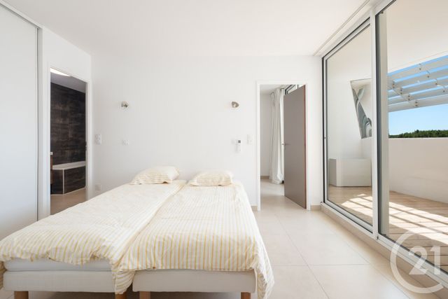 Appartement T4 à vendre - 4 pièces - 100.25 m2 - LA GRANDE MOTTE - 34 - LANGUEDOC-ROUSSILLON - Century 21 Rouvière Immobilier