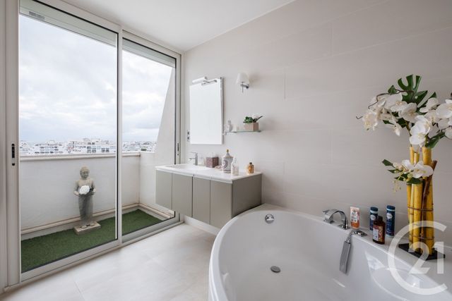 Appartement T4 à vendre - 4 pièces - 113.0 m2 - LA GRANDE MOTTE - 34 - LANGUEDOC-ROUSSILLON - Century 21 Rouvière Immobilier