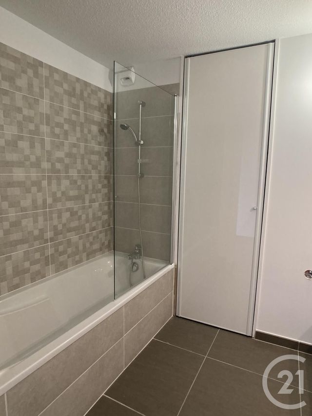 Appartement F3 à louer - 3 pièces - 66.82 m2 - CASTELNAU LE LEZ - 34 - LANGUEDOC-ROUSSILLON - Century 21 Rouvière Immobilier