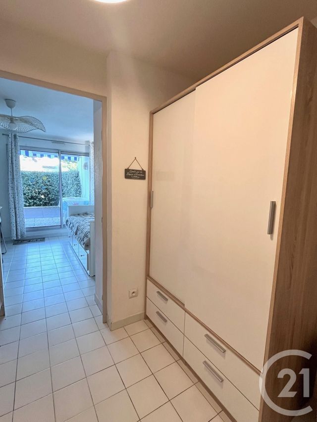 Appartement F1 à louer - 1 pièce - 22.4 m2 - LA GRANDE MOTTE - 34 - LANGUEDOC-ROUSSILLON - Century 21 Rouvière Immobilier