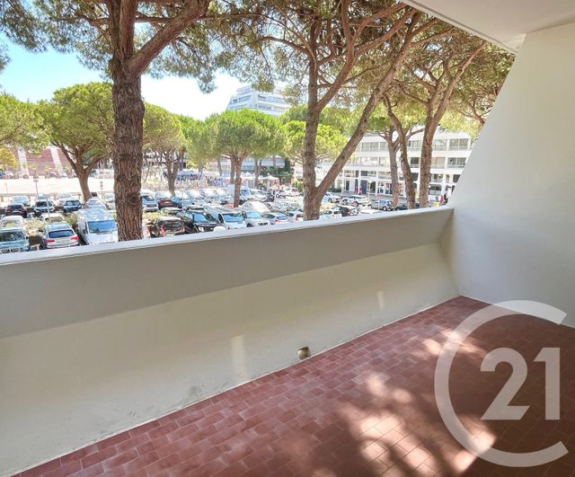Appartement F2 à louer - 2 pièces - 49.76 m2 - LA GRANDE MOTTE - 34 - LANGUEDOC-ROUSSILLON - Century 21 Rouvière Immobilier