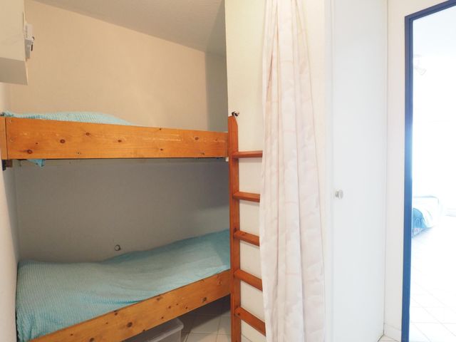 Appartement F2 cabine à louer - 2 pièces - 35.91 m2 - LA GRANDE MOTTE - 34 - LANGUEDOC-ROUSSILLON - Century 21 Rouvière Immobilier