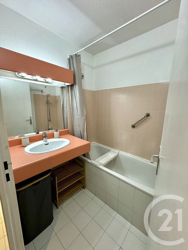 Appartement Studio Cabine à louer - 1 pièce - 26.36 m2 - LA GRANDE MOTTE - 34 - LANGUEDOC-ROUSSILLON - Century 21 Rouvière Immobilier