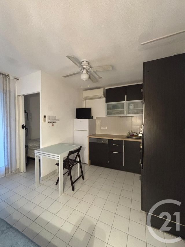 Appartement Studio cabine à louer - 2 pièces - 23.61 m2 - LA GRANDE MOTTE - 34 - LANGUEDOC-ROUSSILLON - Century 21 Rouvière Immobilier