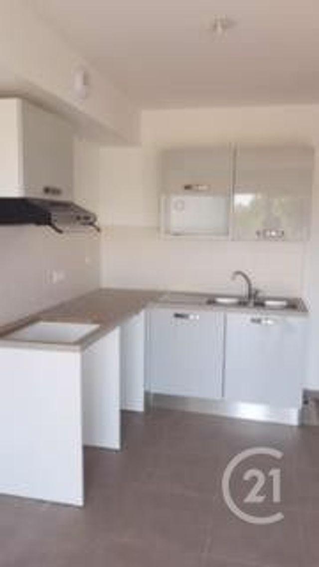 maison à louer - 4 pièces - 78.8 m2 - PORTIRAGNES - 34 - LANGUEDOC-ROUSSILLON - Century 21 Rouvière Immobilier