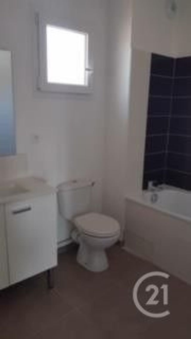 maison à louer - 4 pièces - 78.8 m2 - PORTIRAGNES - 34 - LANGUEDOC-ROUSSILLON - Century 21 Rouvière Immobilier
